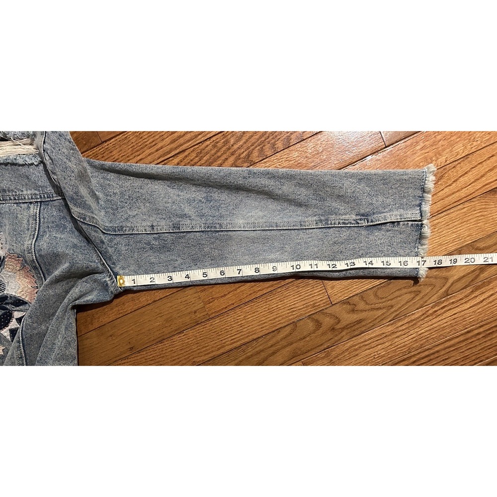 Bebe Jacket Large Embroidered Cropped Denim Distressed Frayed Hem - Picture 12 of 13